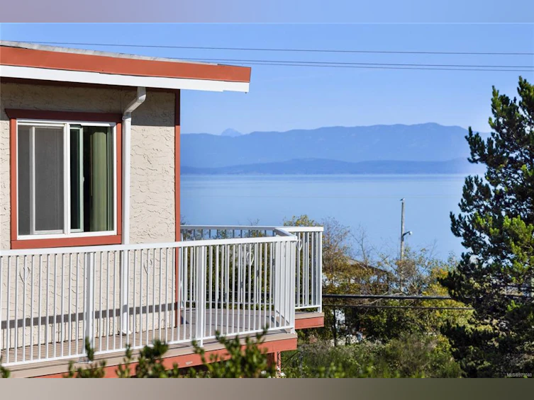 3021 Raymur Place, Qualicum Beach, BC, V9K 2N9 - 2