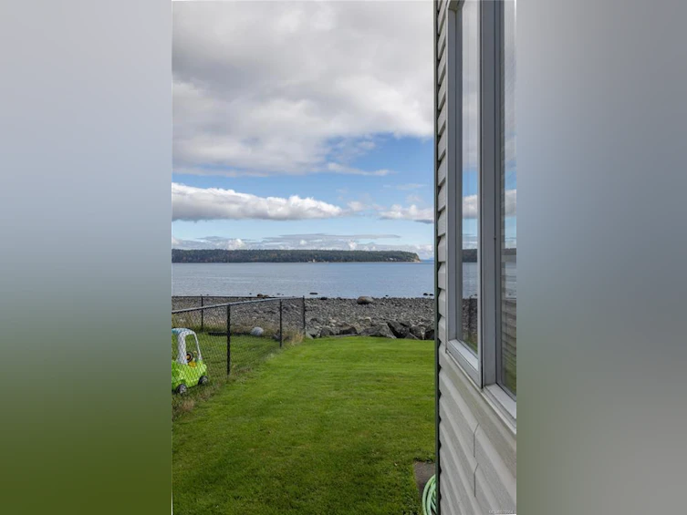 1081 S Island Highway, Campbell River, BC, V9W 1B4 - 11