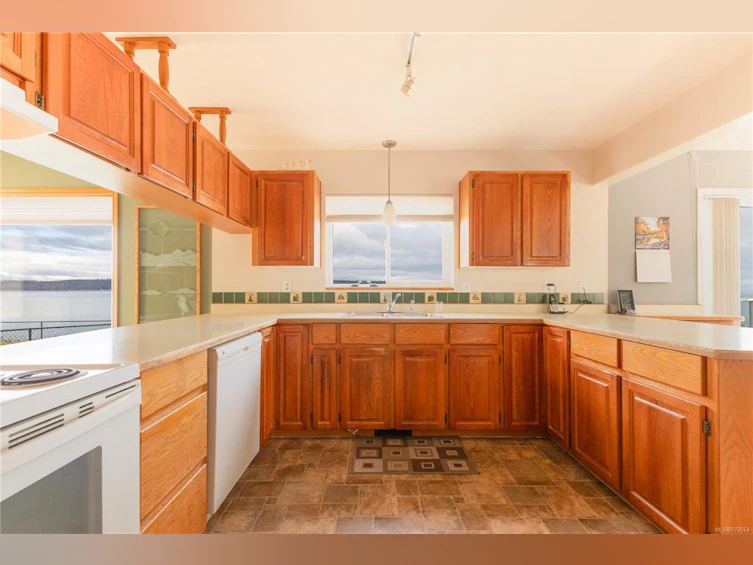 1081 S Island Highway, Campbell River, BC, V9W 1B4 - 12