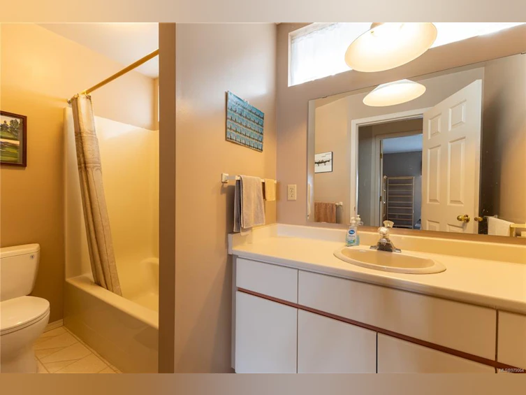 1081 S Island Highway, Campbell River, BC, V9W 1B4 - 21
