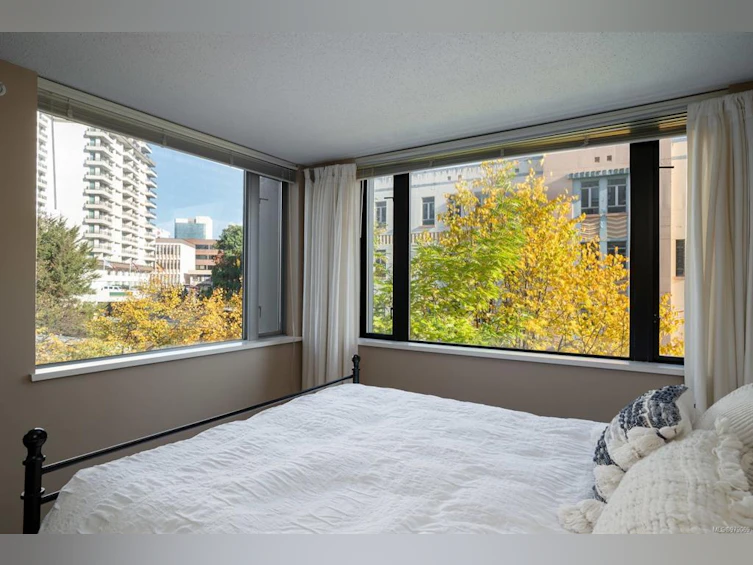 402-751 Fairfield Road, Victoria, BC, V8W 4A4 - 11