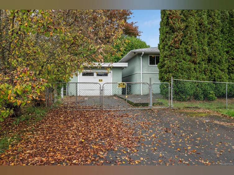 504 Duke Street, Nanaimo, BC, V9R 1K1 - 3