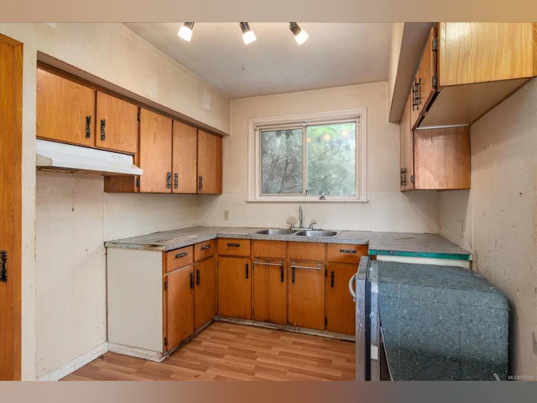 504 Duke Street, Nanaimo, BC, V9R 1K1 - 9
