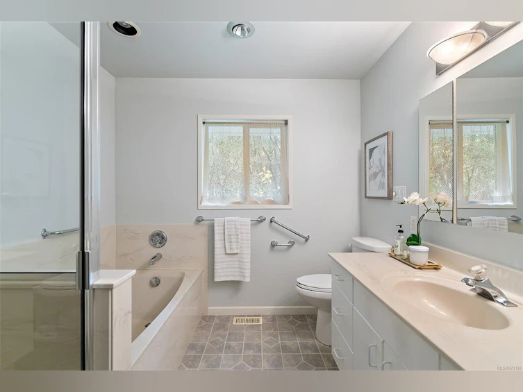 8286 Alec Road, Central Saanich, BC, V8M 1S4 - 10