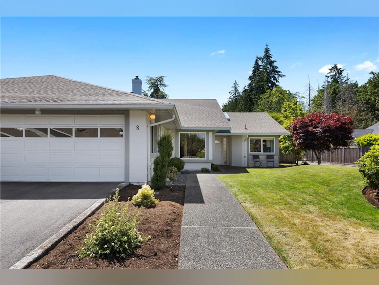 8-639 Arbutus Street, Qualicum Beach, BC, V9K 1P4 - 2