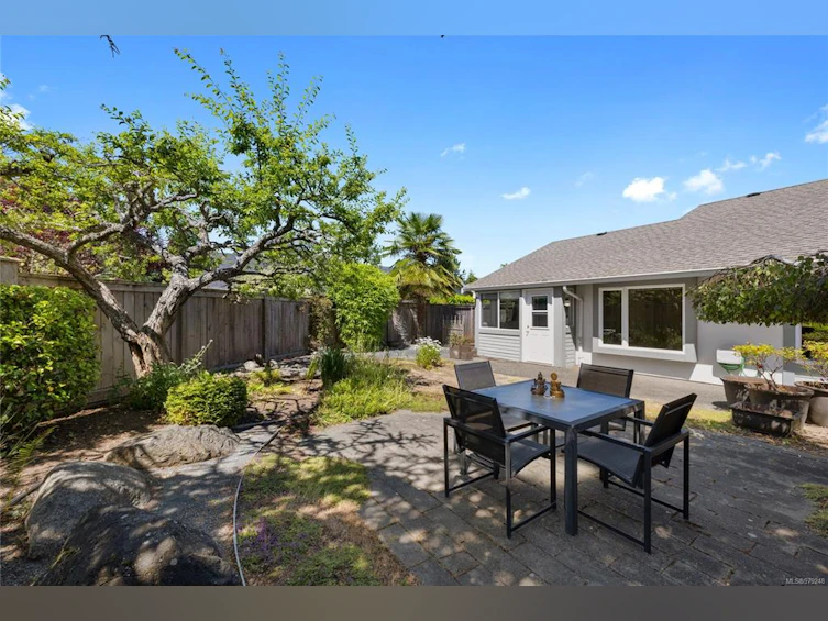8-639 Arbutus Street, Qualicum Beach, BC, V9K 1P4 - 40