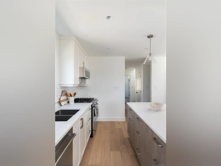 9671 Eighth Street, Sidney, BC, V8L 2V2 - 8