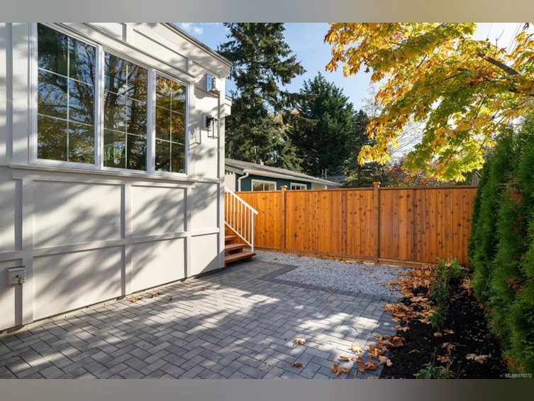 9671 Eighth Street, Sidney, BC, V8L 2V2 - 39