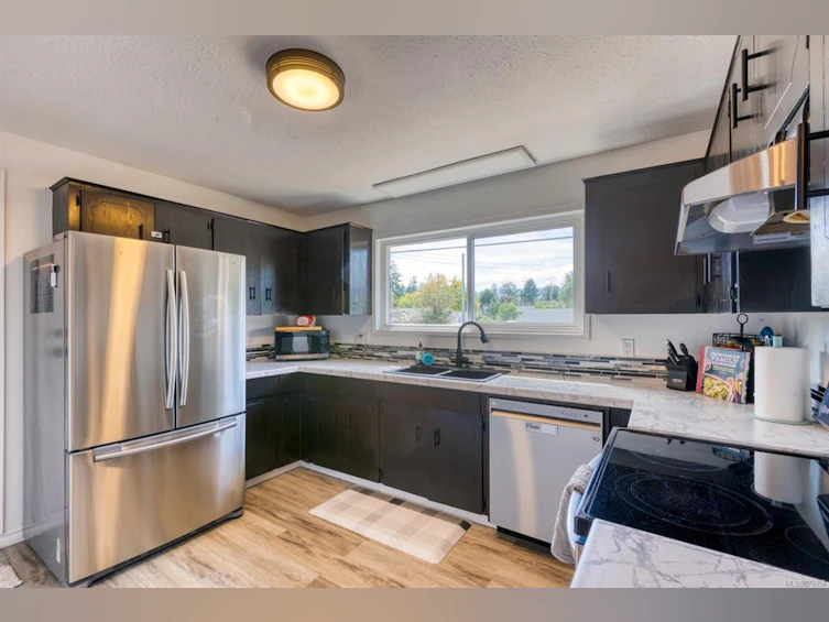 2140 Willemar Avenue, Courtenay, BC, V9N 3M8 - 7