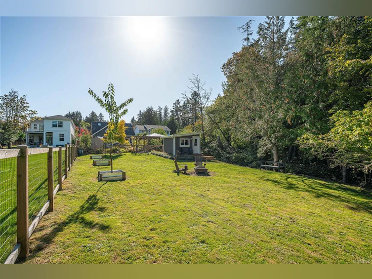 648 Birch Road, North Saanich, BC, V8L 5S2 - 73