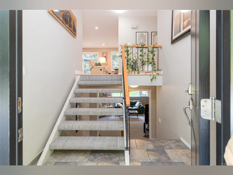 11024 Baxendale Road, North Saanich, BC, V8L 5M4 - 6