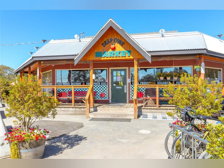11024 Baxendale Road, North Saanich, BC, V8L 5M4 - 63