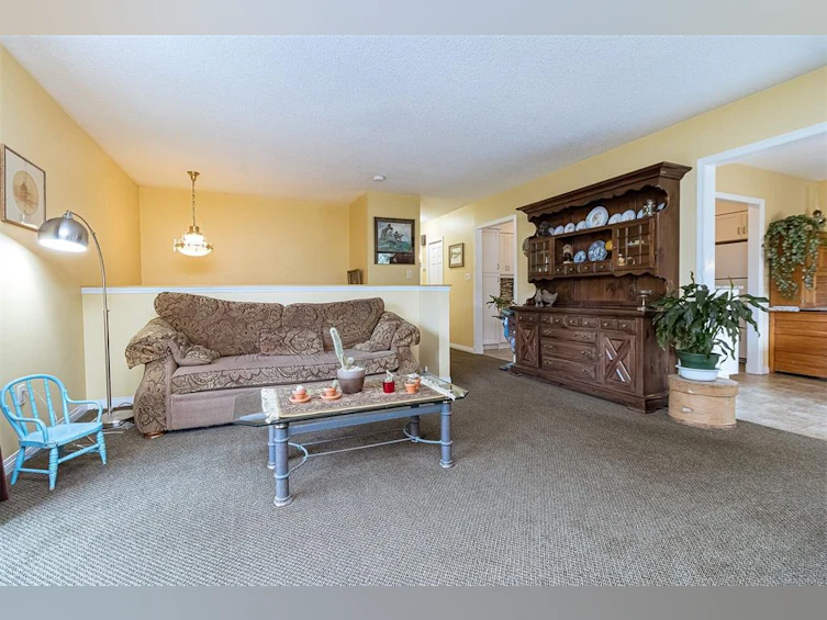 80 Marler Drive, View Royal, BC, V9B 6B8 - 3