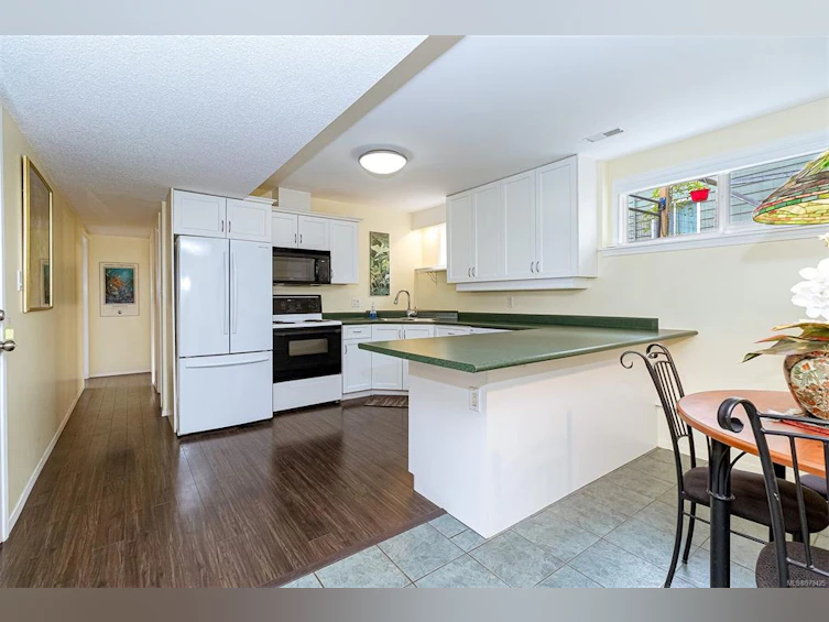 80 Marler Drive, View Royal, BC, V9B 6B8 - 32