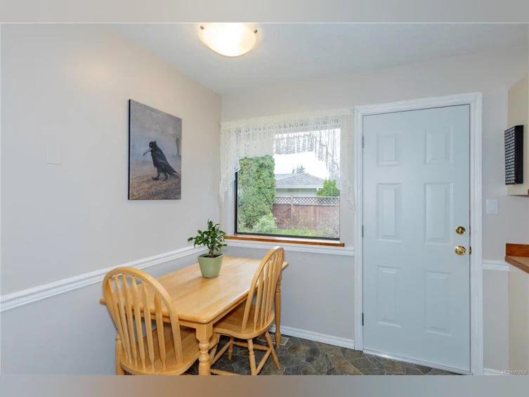 584 Grayson Road, Campbell River, BC, V9W 6K4 - 18