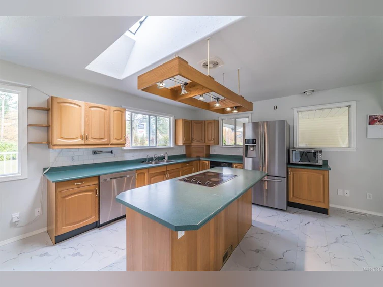 2196 Alberni Highway, Coombs, BC, V0R 1M0 - 8