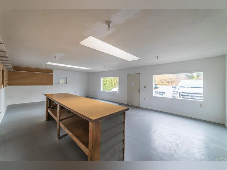 2196 Alberni Highway, Coombs, BC, V0R 1M0 - 12