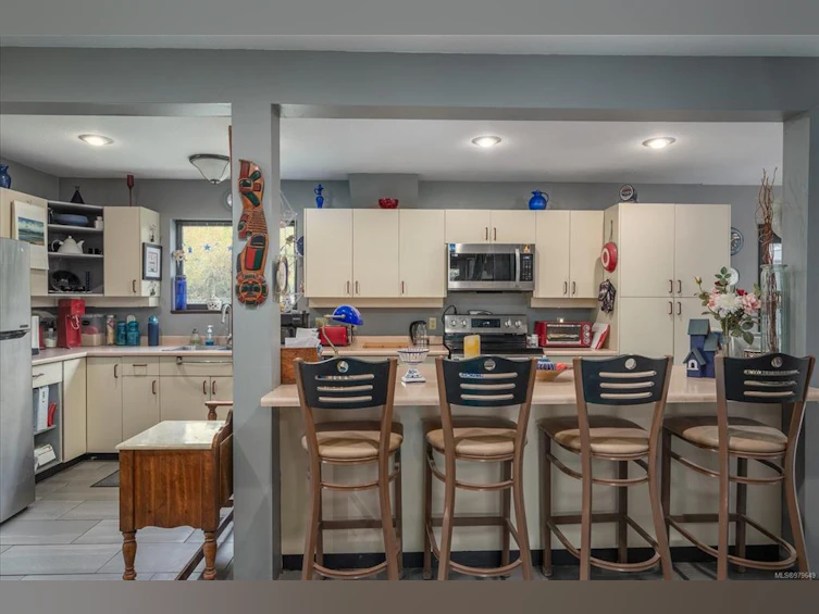 1611 Cowichan Bay Road, Cowichan Bay, BC, V0R 1N2 - 9