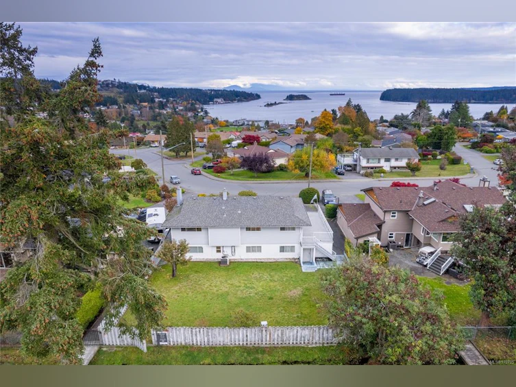 2605 Cosgrove Crescent, Nanaimo, BC, V9S 3P5 - 3