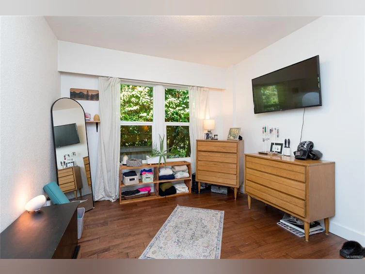 2628 Cedar Hill Road, Victoria, BC, V8T 3H2 - 13