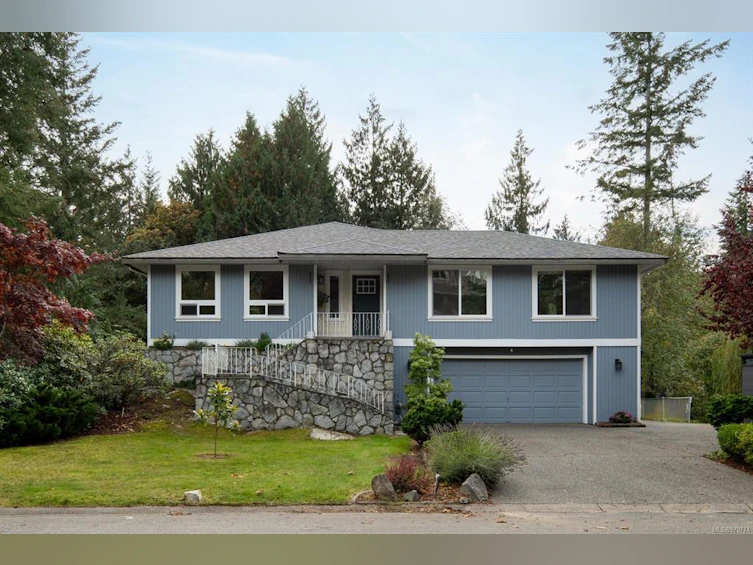 8576 Kingcome Crescent, North Saanich, BC, V8L 5B6 - 2