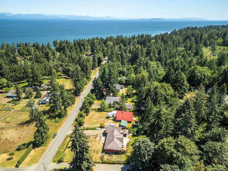 1943 Coleman Road, Courtenay, BC, V9J 1V8 - 2