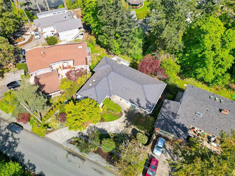 4747 Carloss Place, Saanich, BC, V8Y 1C9 - 5