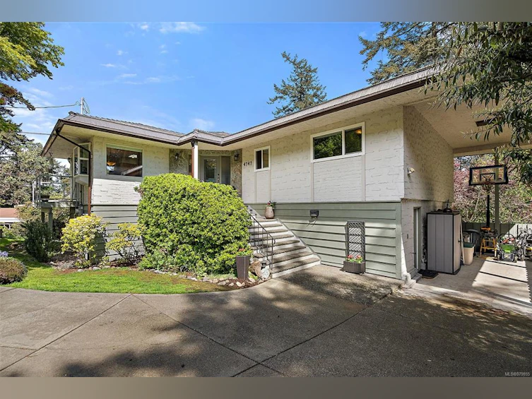 4747 Carloss Place, Saanich, BC, V8Y 1C9 - 13