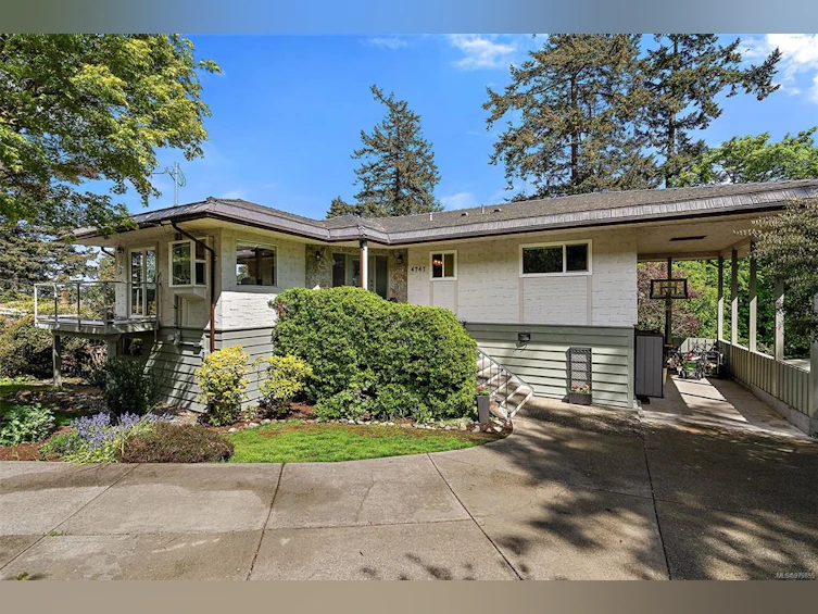 4747 Carloss Place, Saanich, BC, V8Y 1C9 - 15
