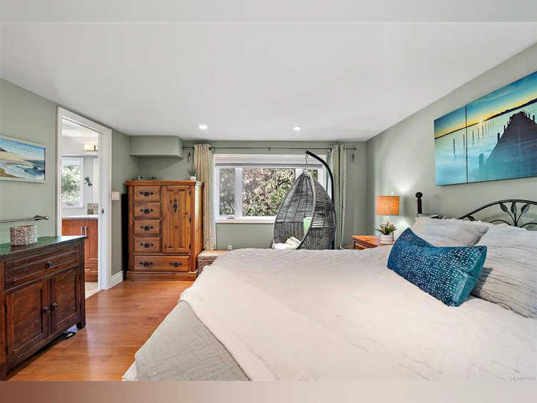4747 Carloss Place, Saanich, BC, V8Y 1C9 - 34