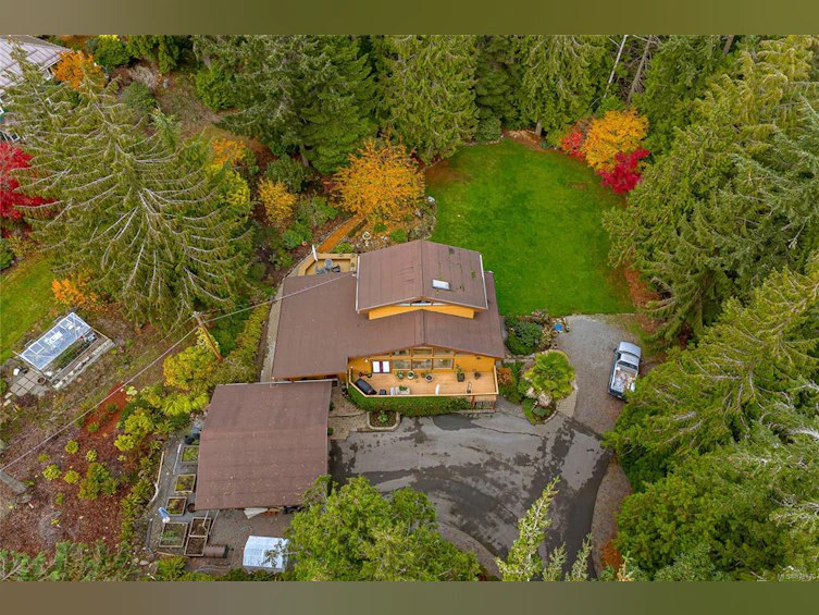 1460 Oceanspray Drive, North Saanich, BC, V8L 5J7 - 2