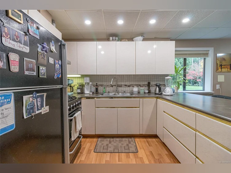 1460 Oceanspray Drive, North Saanich, BC, V8L 5J7 - 34