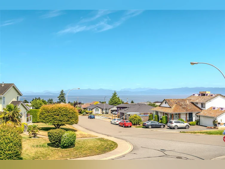 6346 Waterbury Road, Nanaimo, BC, V9R 2V1 - 2