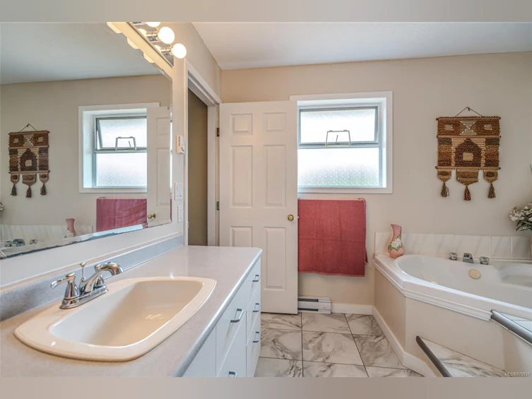 6346 Waterbury Road, Nanaimo, BC, V9R 2V1 - 50