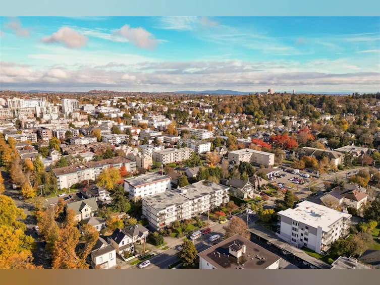 208-1024 Fairfield Road, Victoria, BC, V8V 3A5 - 2