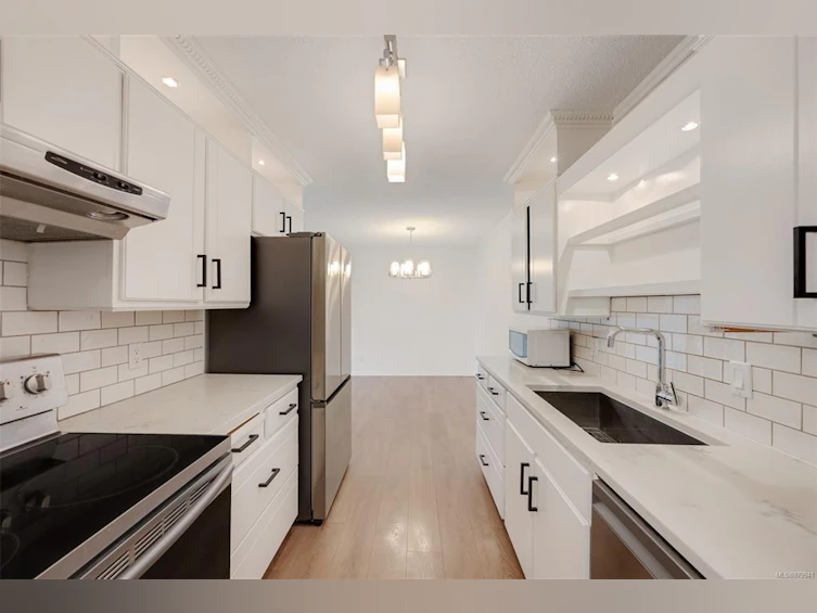208-1024 Fairfield Road, Victoria, BC, V8V 3A5 - 19