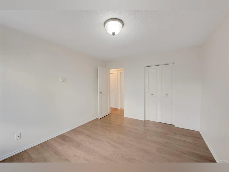 208-1024 Fairfield Road, Victoria, BC, V8V 3A5 - 23
