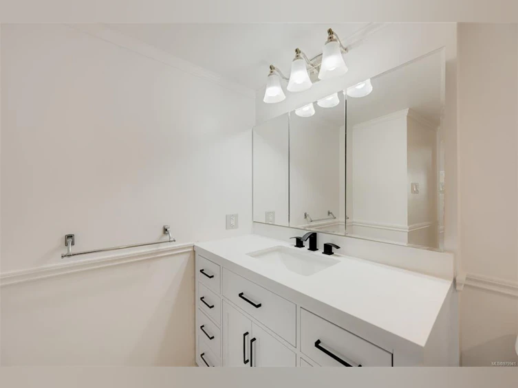208-1024 Fairfield Road, Victoria, BC, V8V 3A5 - 25