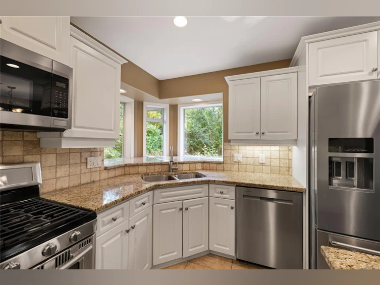 1242 Sunrise Drive, French Creek, BC, V9P 1W7 - 36