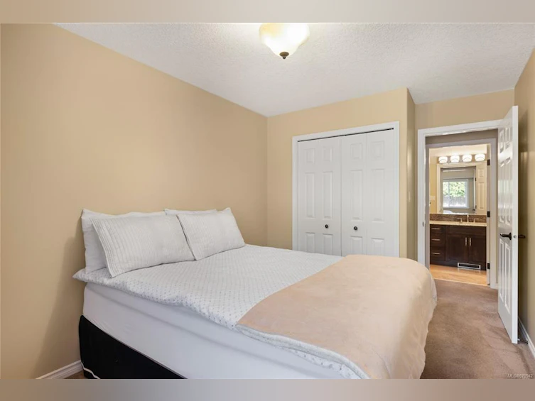1242 Sunrise Drive, French Creek, BC, V9P 1W7 - 42