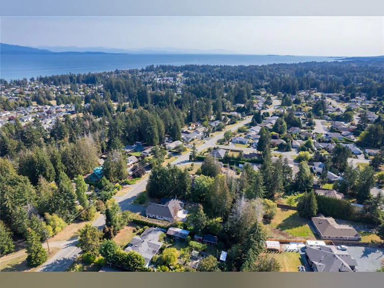1242 Sunrise Drive, French Creek, BC, V9P 1W7 - 76