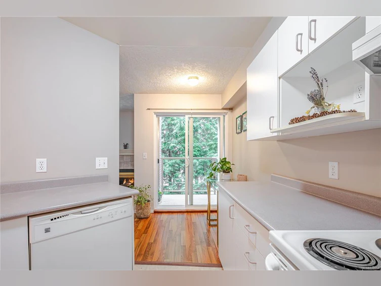 205-835 Selkirk Avenue, Esquimalt, BC, V9A 2T7 - 17