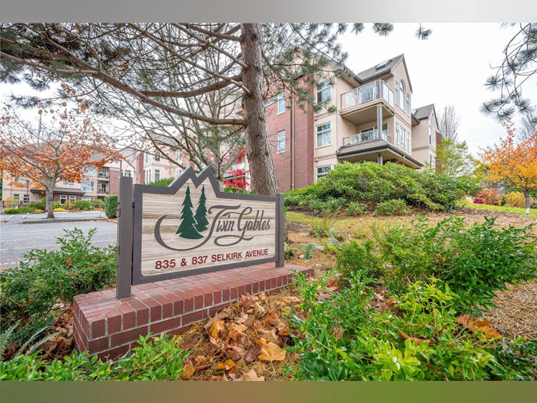205-835 Selkirk Avenue, Esquimalt, BC, V9A 2T7 - 44