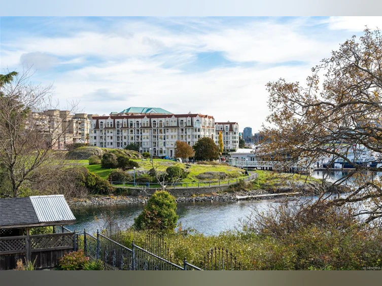 207 Mary Street, Victoria, BC, V9A 3V8 - 31