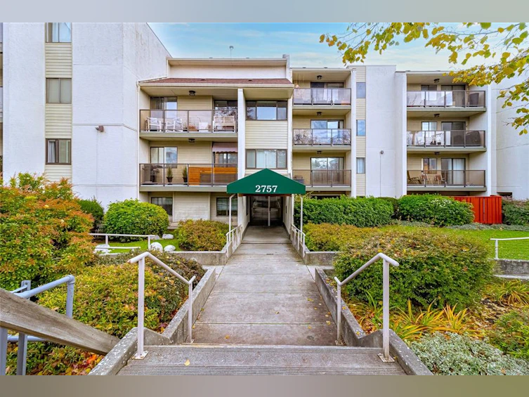 309-2757 Quadra Street, Victoria, BC, V8T 4E5 - 2