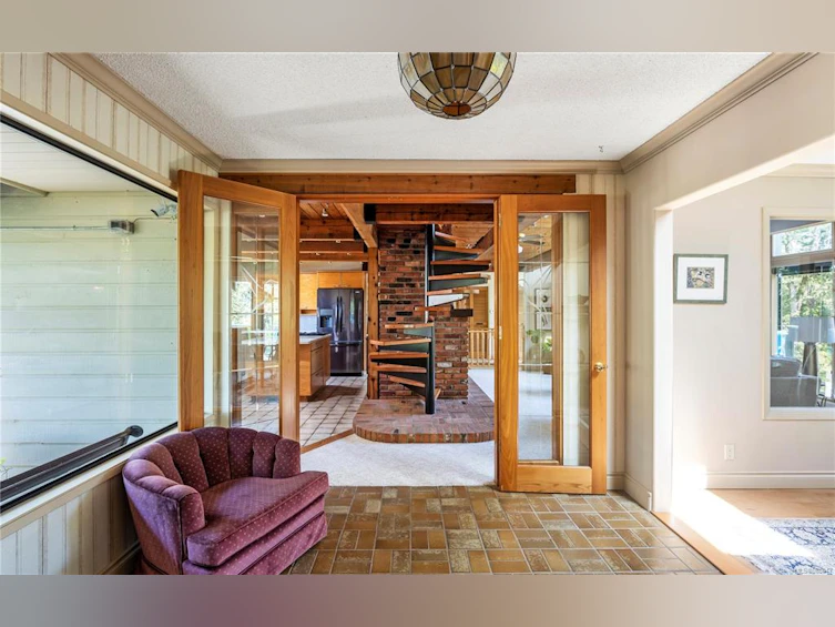 4740 Beaverdale Road, Saanich, BC, V8Z 6K2 - 7