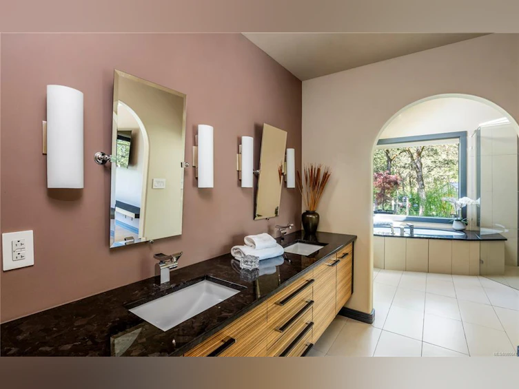 4740 Beaverdale Road, Saanich, BC, V8Z 6K2 - 18