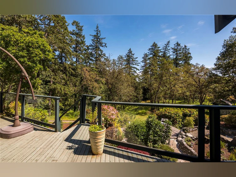 4740 Beaverdale Road, Saanich, BC, V8Z 6K2 - 41