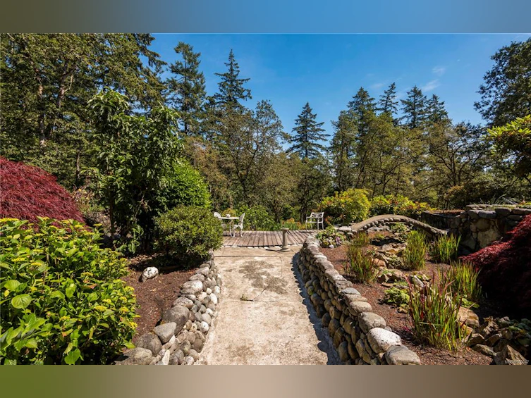 4740 Beaverdale Road, Saanich, BC, V8Z 6K2 - 42