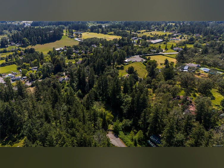 4740 Beaverdale Road, Saanich, BC, V8Z 6K2 - 48